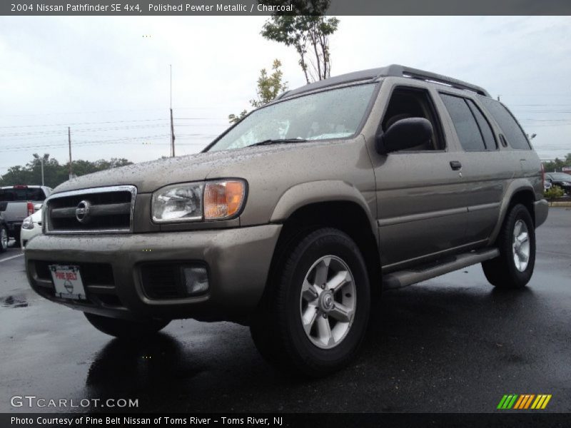 Front 3/4 View of 2004 Pathfinder SE 4x4
