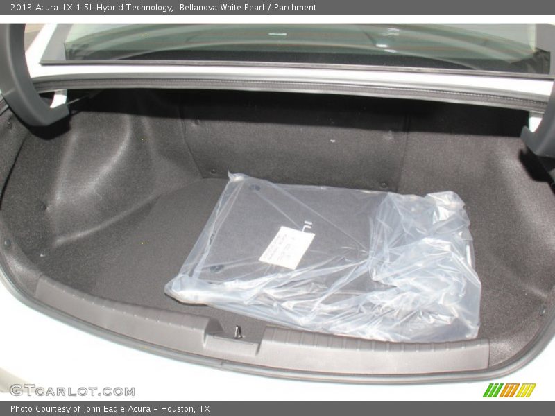  2013 ILX 1.5L Hybrid Technology Trunk