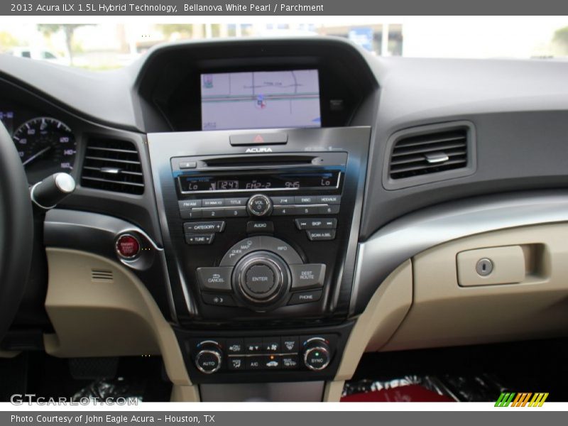Controls of 2013 ILX 1.5L Hybrid Technology