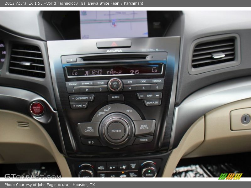 Controls of 2013 ILX 1.5L Hybrid Technology