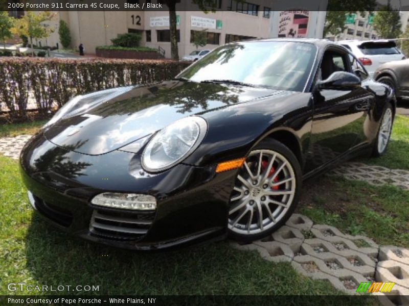 Front 3/4 View of 2009 911 Carrera 4S Coupe