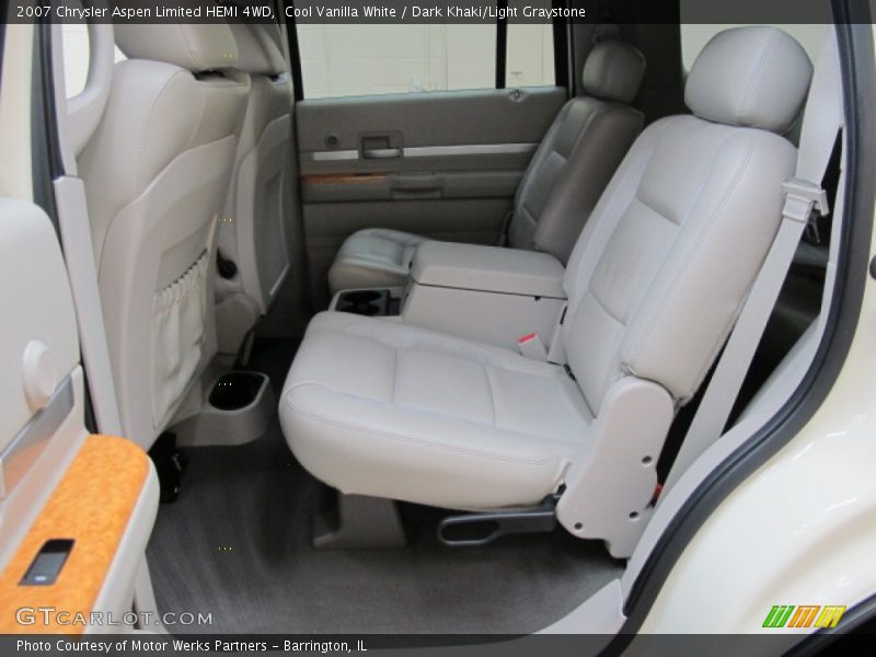 Cool Vanilla White / Dark Khaki/Light Graystone 2007 Chrysler Aspen Limited HEMI 4WD