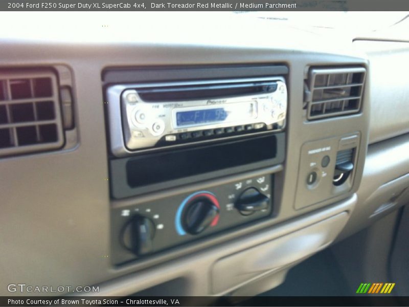 Dark Toreador Red Metallic / Medium Parchment 2004 Ford F250 Super Duty XL SuperCab 4x4
