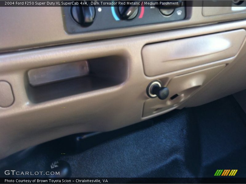 Dark Toreador Red Metallic / Medium Parchment 2004 Ford F250 Super Duty XL SuperCab 4x4
