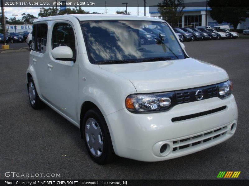 White Pearl / Light Gray 2010 Nissan Cube 1.8 S