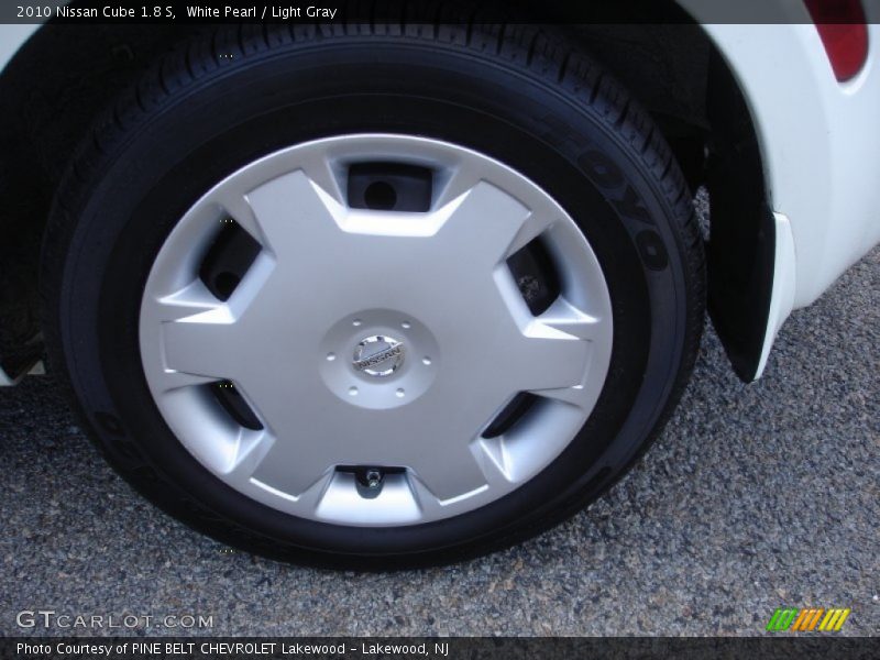 White Pearl / Light Gray 2010 Nissan Cube 1.8 S