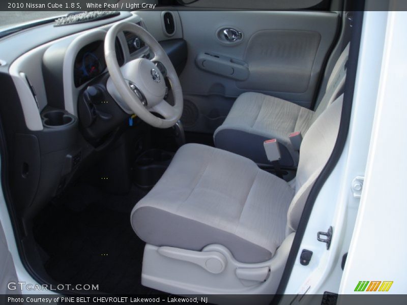White Pearl / Light Gray 2010 Nissan Cube 1.8 S