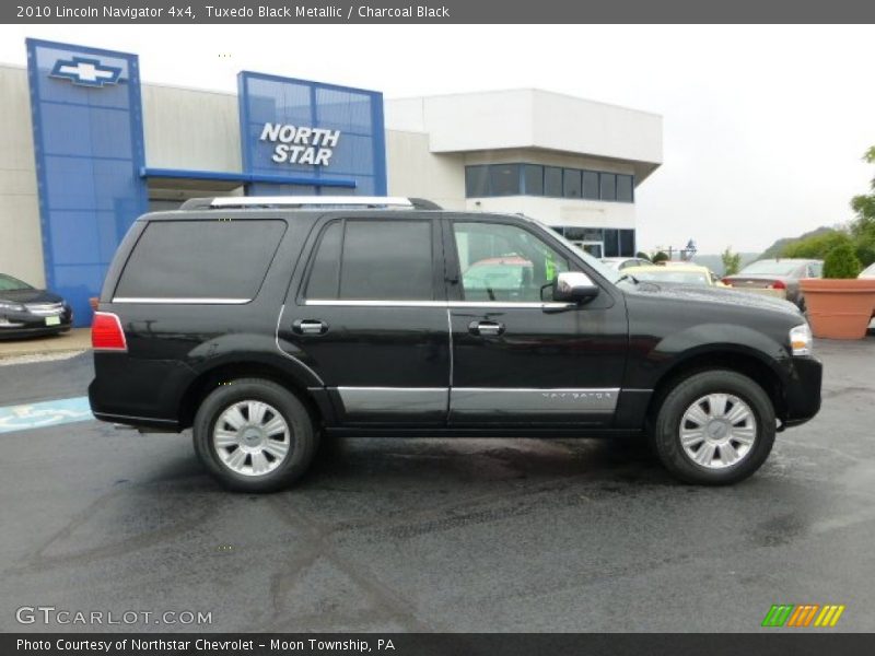 Tuxedo Black Metallic / Charcoal Black 2010 Lincoln Navigator 4x4