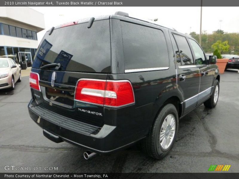 Tuxedo Black Metallic / Charcoal Black 2010 Lincoln Navigator 4x4