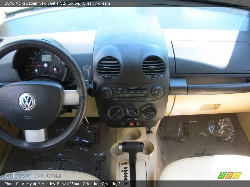 Green / Cream 2000 Volkswagen New Beetle GLS Coupe