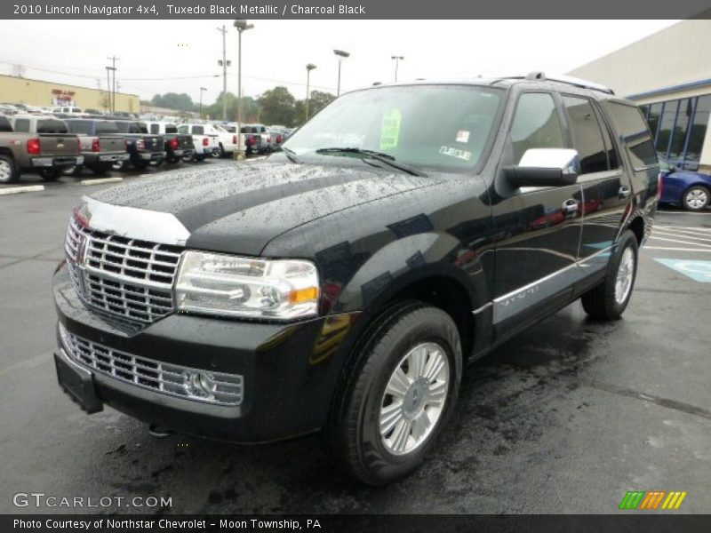 Tuxedo Black Metallic / Charcoal Black 2010 Lincoln Navigator 4x4