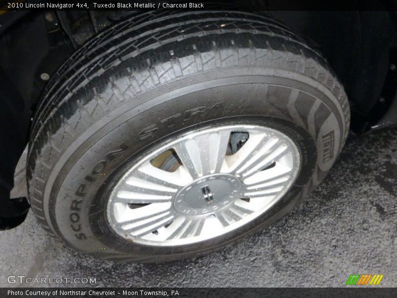 Tuxedo Black Metallic / Charcoal Black 2010 Lincoln Navigator 4x4