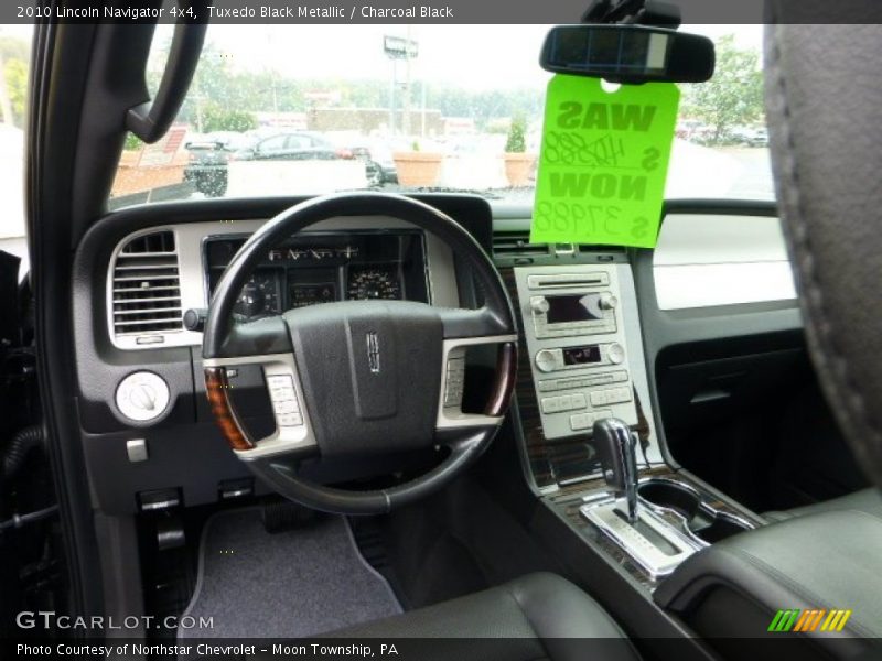 Tuxedo Black Metallic / Charcoal Black 2010 Lincoln Navigator 4x4