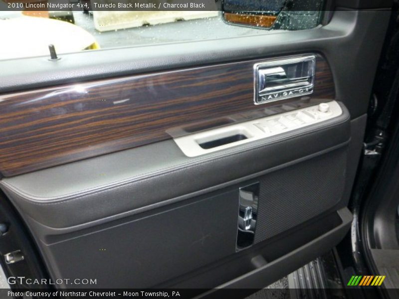 Tuxedo Black Metallic / Charcoal Black 2010 Lincoln Navigator 4x4