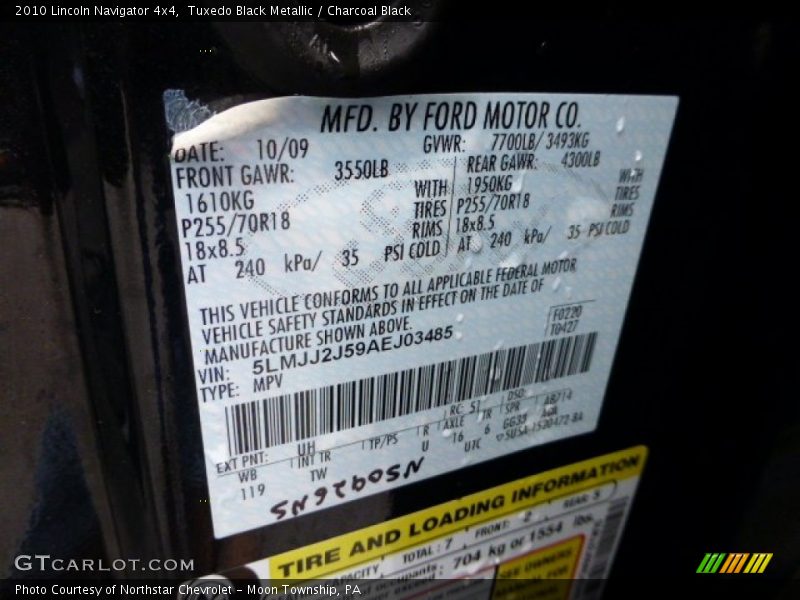 Tuxedo Black Metallic / Charcoal Black 2010 Lincoln Navigator 4x4