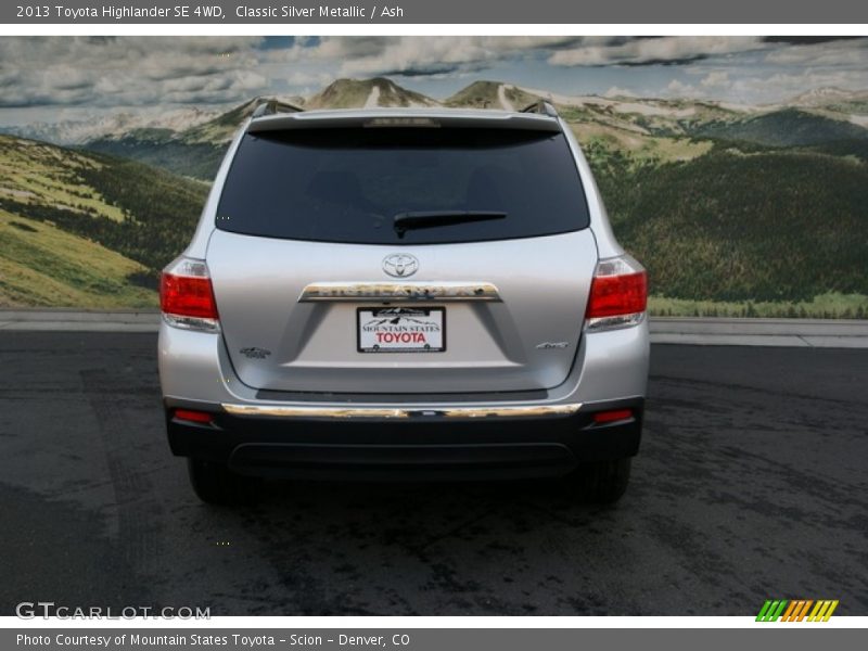 Classic Silver Metallic / Ash 2013 Toyota Highlander SE 4WD
