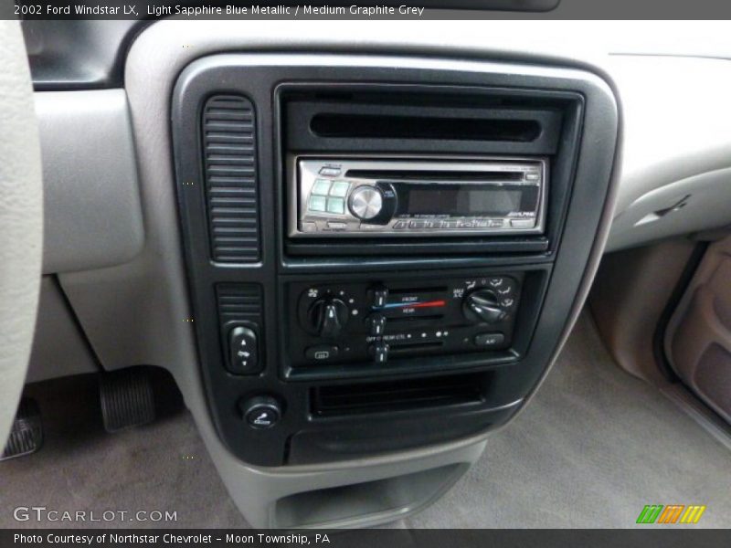 Light Sapphire Blue Metallic / Medium Graphite Grey 2002 Ford Windstar LX