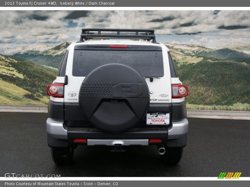 Iceberg White / Dark Charcoal 2013 Toyota FJ Cruiser 4WD