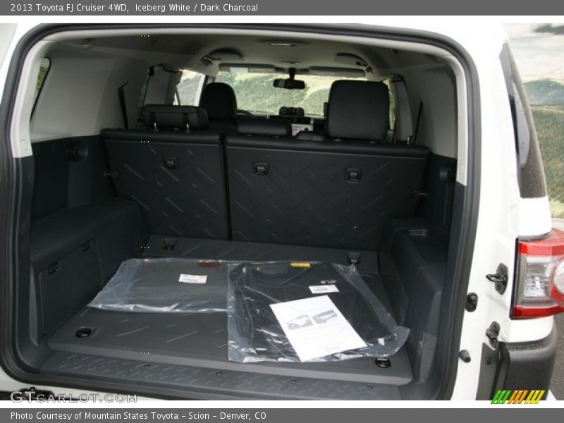 Iceberg White / Dark Charcoal 2013 Toyota FJ Cruiser 4WD