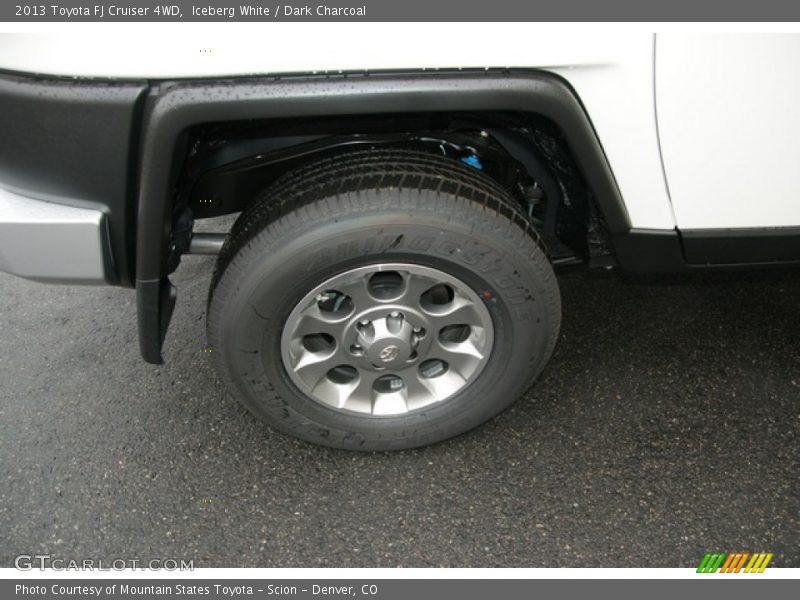 Iceberg White / Dark Charcoal 2013 Toyota FJ Cruiser 4WD