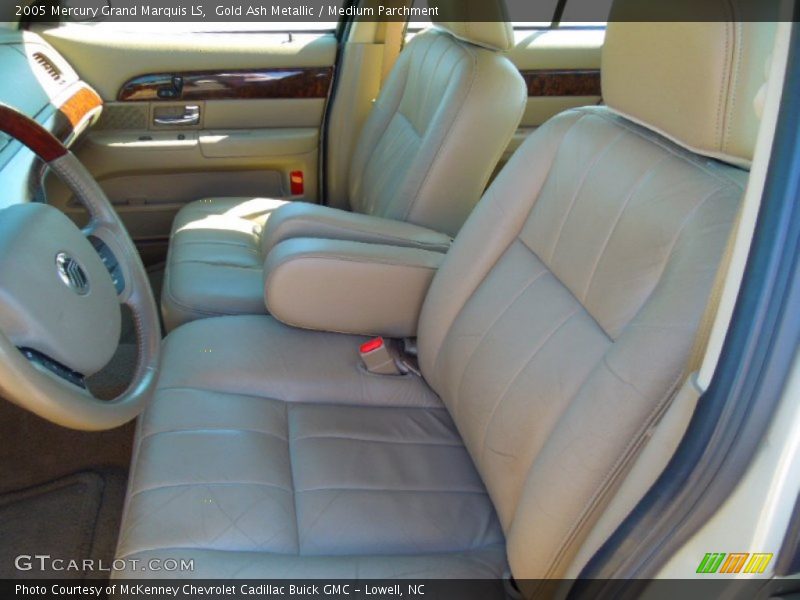 Front Seat of 2005 Grand Marquis LS