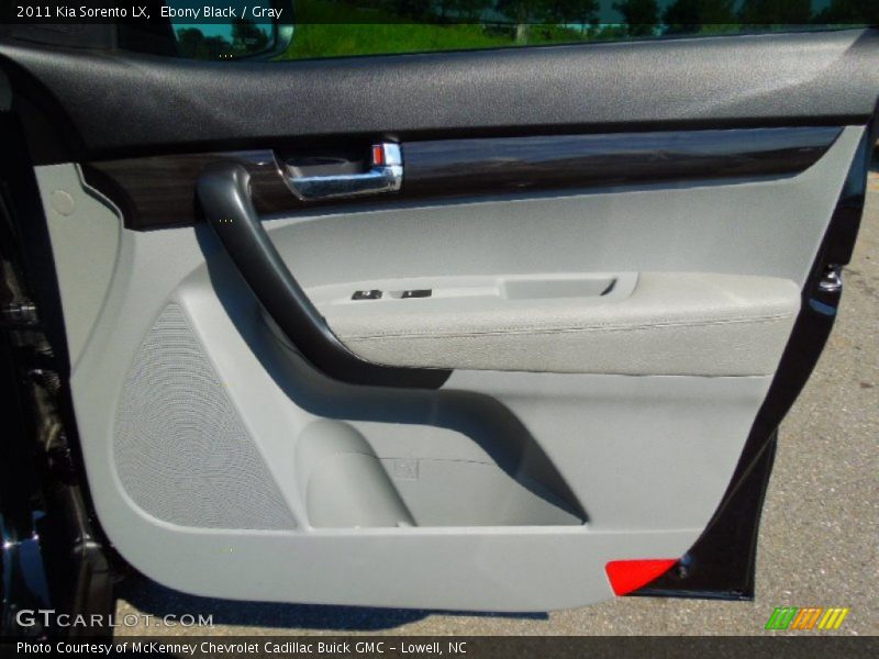 Ebony Black / Gray 2011 Kia Sorento LX