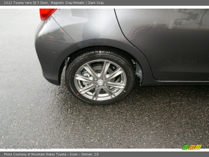 Magnetic Gray Metallic / Dark Gray 2012 Toyota Yaris SE 5 Door