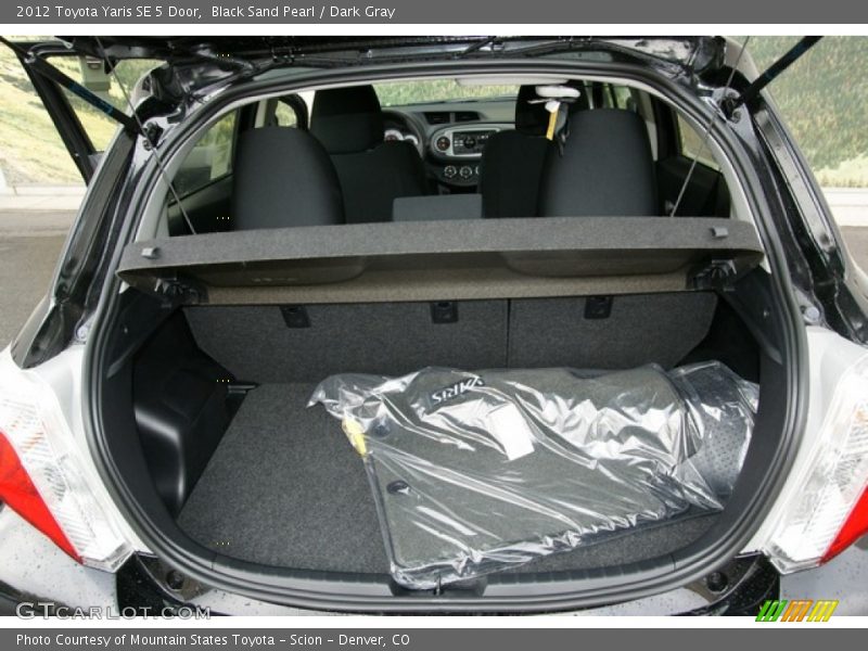 Black Sand Pearl / Dark Gray 2012 Toyota Yaris SE 5 Door
