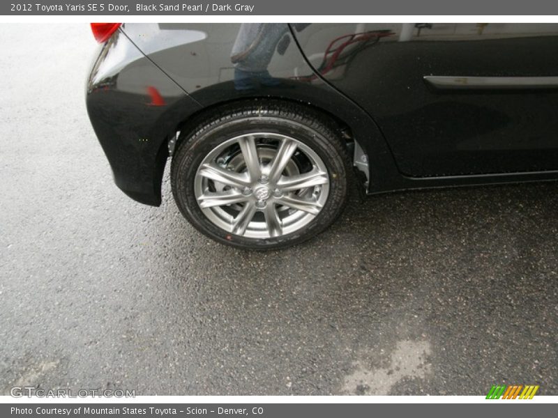 Black Sand Pearl / Dark Gray 2012 Toyota Yaris SE 5 Door