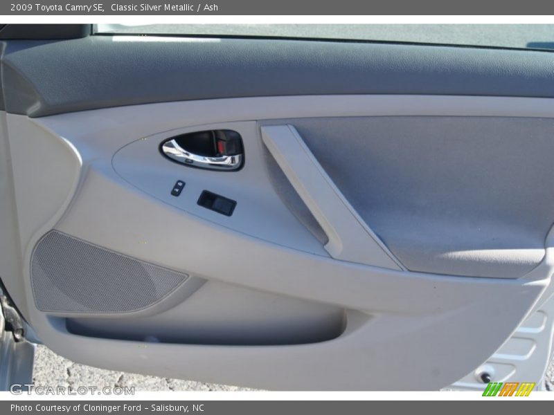 Classic Silver Metallic / Ash 2009 Toyota Camry SE