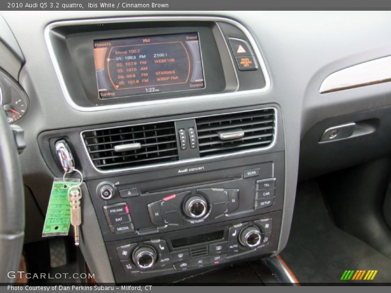 Ibis White / Cinnamon Brown 2010 Audi Q5 3.2 quattro