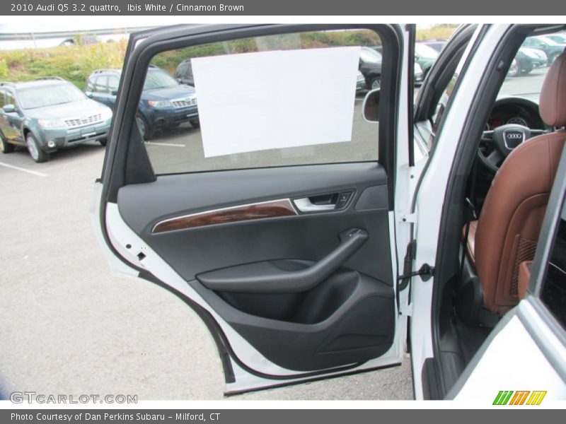 Ibis White / Cinnamon Brown 2010 Audi Q5 3.2 quattro