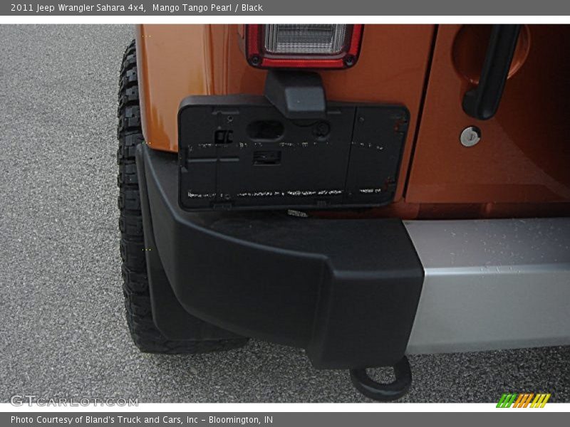 Mango Tango Pearl / Black 2011 Jeep Wrangler Sahara 4x4
