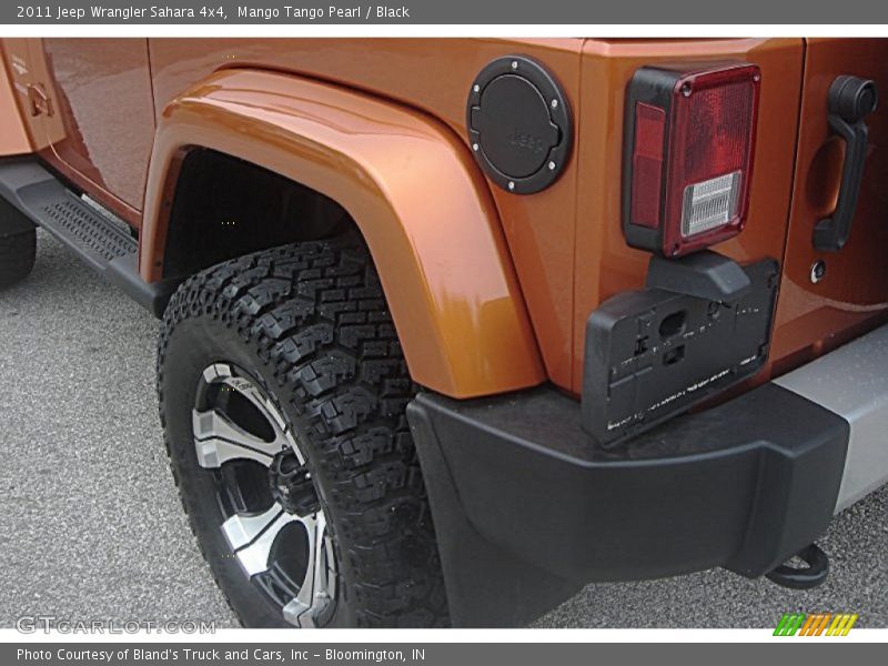 Mango Tango Pearl / Black 2011 Jeep Wrangler Sahara 4x4