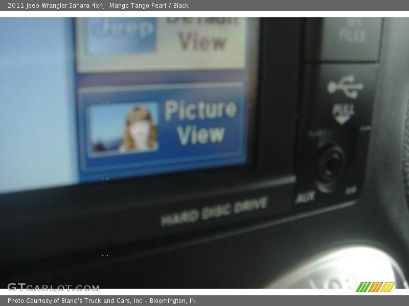 Mango Tango Pearl / Black 2011 Jeep Wrangler Sahara 4x4