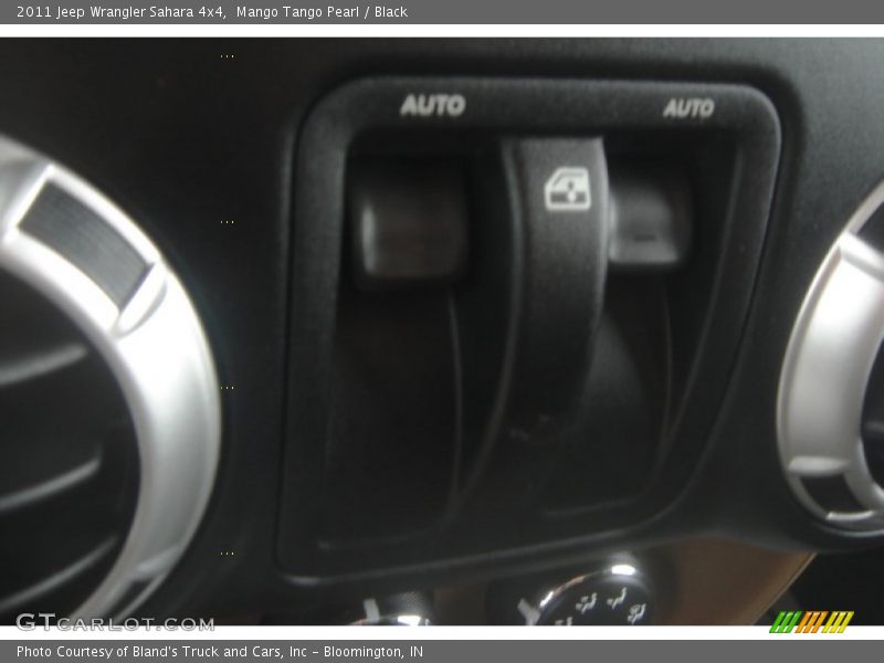 Mango Tango Pearl / Black 2011 Jeep Wrangler Sahara 4x4