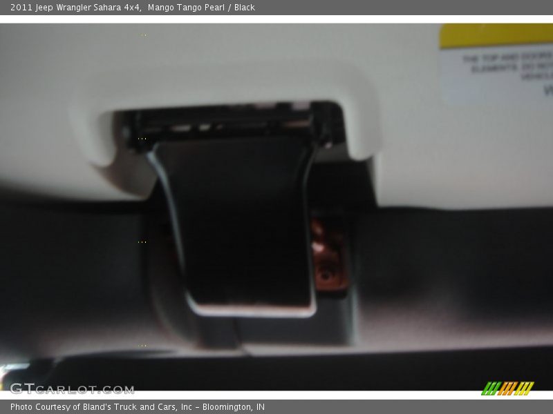 Mango Tango Pearl / Black 2011 Jeep Wrangler Sahara 4x4