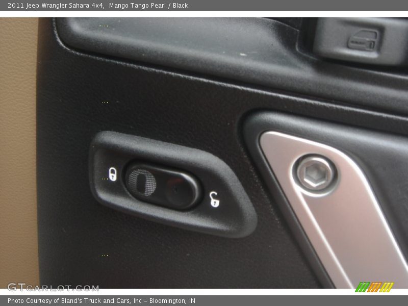 Mango Tango Pearl / Black 2011 Jeep Wrangler Sahara 4x4
