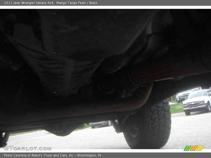 Mango Tango Pearl / Black 2011 Jeep Wrangler Sahara 4x4