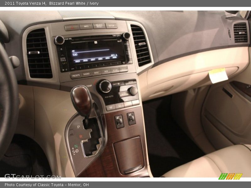 Blizzard Pearl White / Ivory 2011 Toyota Venza I4