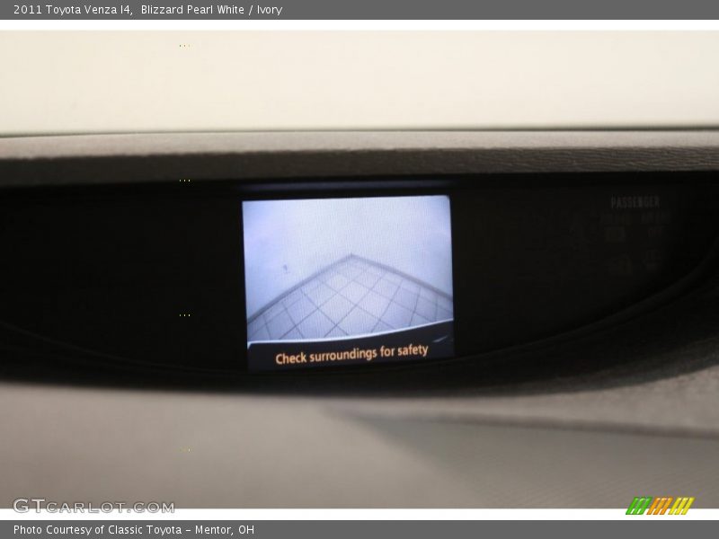 Blizzard Pearl White / Ivory 2011 Toyota Venza I4