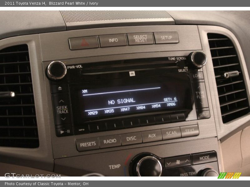 Blizzard Pearl White / Ivory 2011 Toyota Venza I4