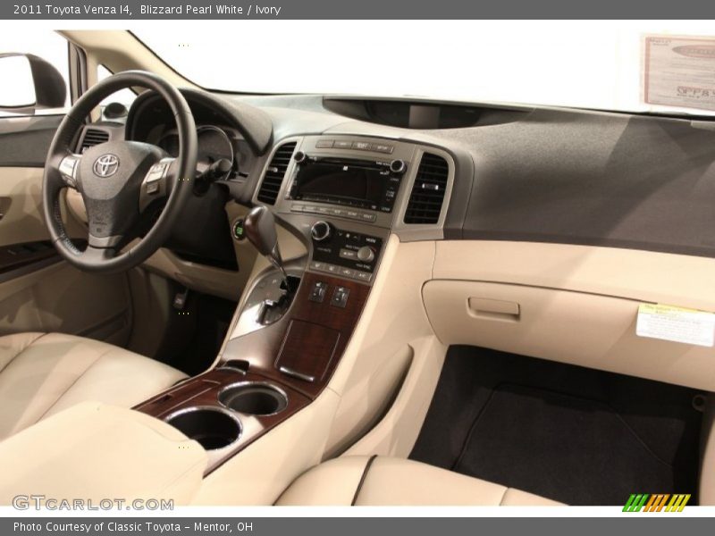 Blizzard Pearl White / Ivory 2011 Toyota Venza I4