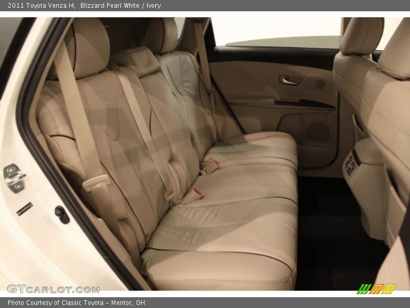 Blizzard Pearl White / Ivory 2011 Toyota Venza I4