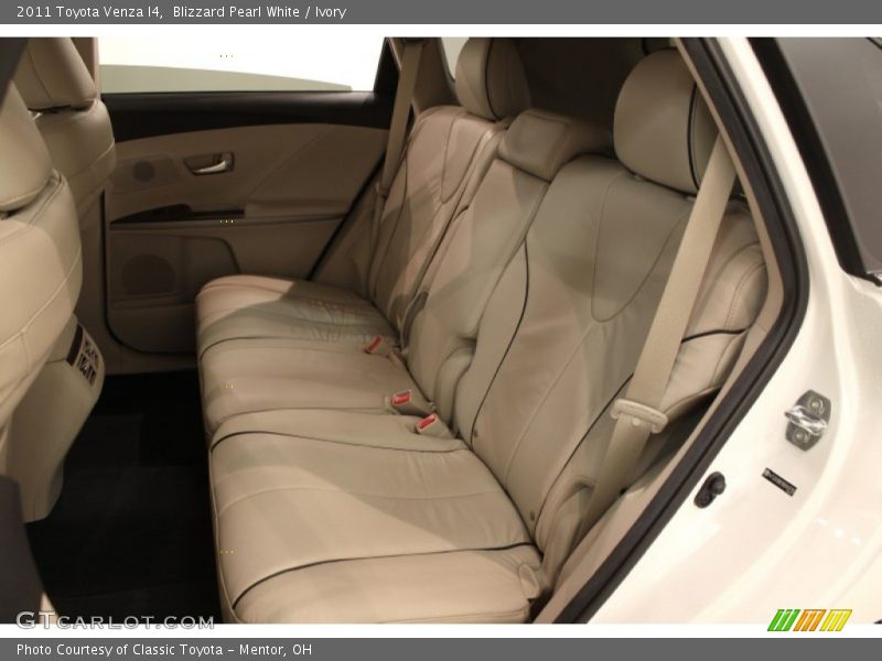 Blizzard Pearl White / Ivory 2011 Toyota Venza I4