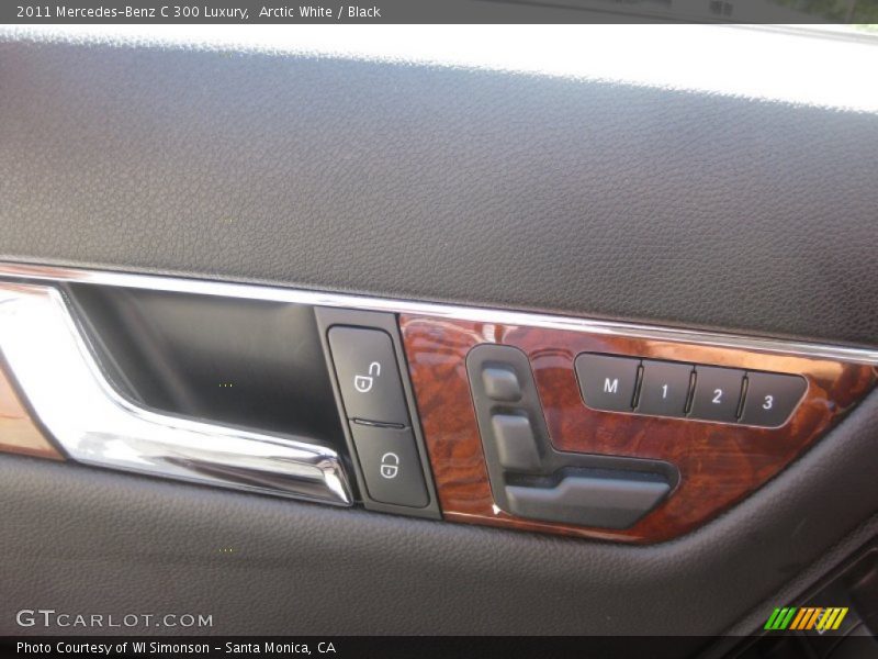 Arctic White / Black 2011 Mercedes-Benz C 300 Luxury