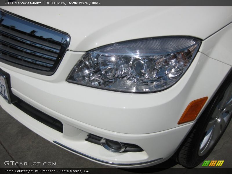 Arctic White / Black 2011 Mercedes-Benz C 300 Luxury