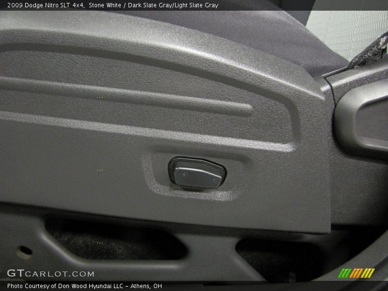 Stone White / Dark Slate Gray/Light Slate Gray 2009 Dodge Nitro SLT 4x4