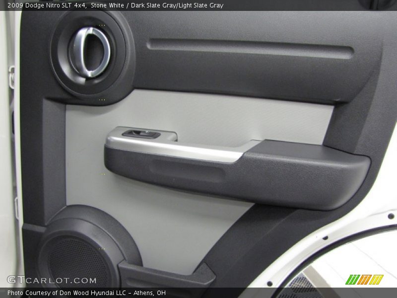 Stone White / Dark Slate Gray/Light Slate Gray 2009 Dodge Nitro SLT 4x4