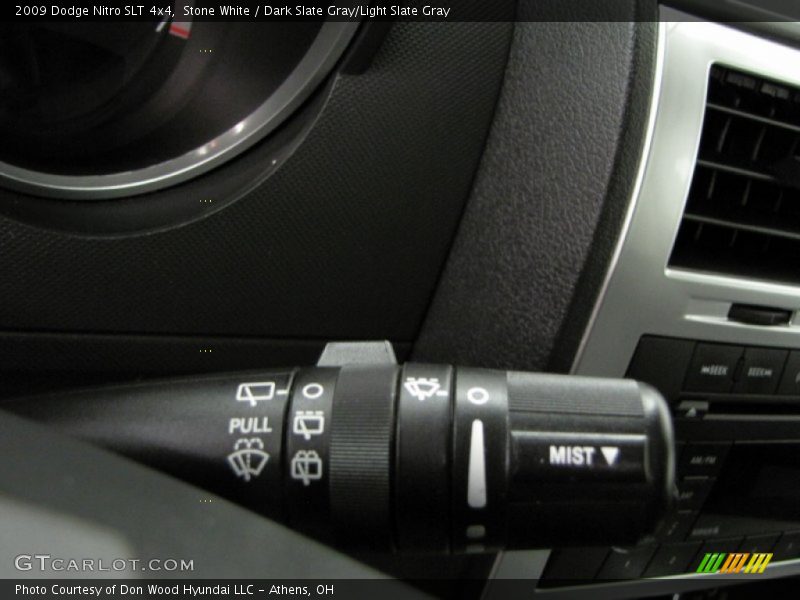 Stone White / Dark Slate Gray/Light Slate Gray 2009 Dodge Nitro SLT 4x4